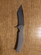 Nóż z ostrzem tanto