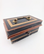 Stara szkatułka, kasetka