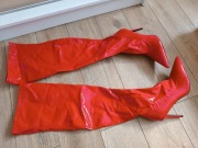 Czerwone kozaki na szpilce 