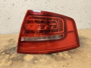 Lampa prawa tył zewnętrzna A8 D3