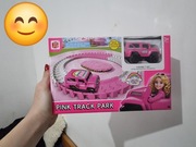 Tor wyścigowy  z autkami dla dziewczynki 