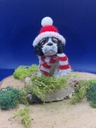 Cavalier king charles Spaniel figurka   w czapce Ręcznie rzeźbiona 