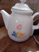 Elektryczny dzbanek z ceramiki . Toruń