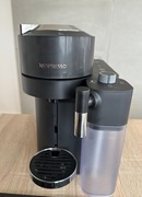 Ekspres do kawy Nespresso /DeLonghi ze spieniaczem do mleka
