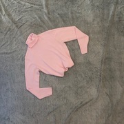 Różowy golf tumblr hit modny pudrowy roz