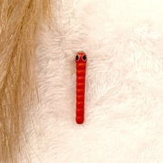 Czerwony robaczek gąsienica drewniany do zabawki złap robaczka 