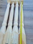 Toczone nogi mebli i wsporniki stołów wykonane z drewna