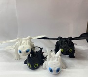 Jak wytresować smoka– zestaw szczerbatek/biała furia brelok i figurki <3