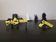 AR-15 / M4 (23.5 cm) + Pistolet Deagle (10.5 cm) - Mechaniczny Model 3D