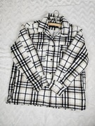 Płaszczyk damski kocykowy jasny w czarną kratkę z kołnierzykiem koszulowy 