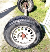 Oś, belka przyczepy z kołami 13"