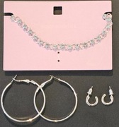 Dwie pary Kolczyków oraz łańcuszek na kostkę u nogi