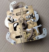 Mechanizm zegara wraz z wahadełkiem