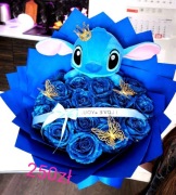 Wieczne róże pamiątka na lata z maskotką stitch 