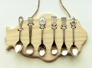 Łyżeczki kolekcjonerskie na drewnie. 6 EU i Świat