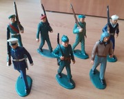Wojsko _Armie świata  7 szt. (żołnierzyki)