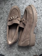 Skórzane zamszowe mokasyny ze złotym łańcuchem Ochnik