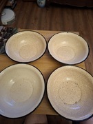 Miski z pracowniczej, powojennej stołówki hufca junaków z Gdańska.