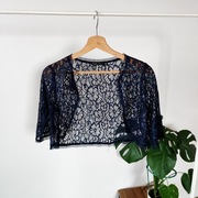 Narzutka koronkowa bolerko eleganckie GoshA 40 L granatowe błyszczące