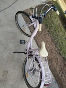 rower dziewczęcy romet panda 1 wrzosowo-biały koła 24"