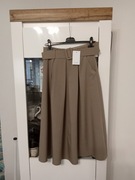 Spódnica z paskiem fango posiadająca kieszenie. D154