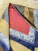 Apaszka chustka w modnym stylu