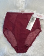 Majtki Triumph Mirage Spotlight Maxi nowe z metką EU 40- czerwony