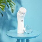 Szczoteczka soniczna do delikatnej i wrażliwej skóry twarzy.