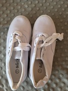 Nowe sneakersy dla chłopca