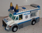 01 - LEGO Więżniarka Policyjna (dł. 14 cm)