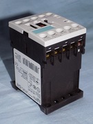 STYCZNIK SIEMENS 3RH1122 - 1AF00 (CEWKA 110 V)