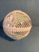 Bombka na szydełku, szydełkowa 12 cm, akrylowa,nić w kolorze białym 