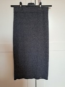 Elastyczna spódnica za kolano, Relevance