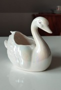 Ceramiczny, opalizujący łabędź 
