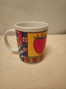 Kubek ceramiczny z obrazkami truskawek - NOWY