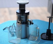 Wolnoobrotowa wyciskarka do soków Hurom H-AA