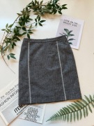 Elegancka wełniana ołówkowa spódnica w jodełkę 35% wool