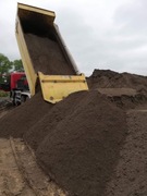 Ziemia ogrodowa przesiewana, torf, humus, mada