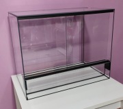 Terrarium w bardzo dobrym stanie.