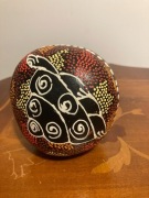 Ręcznie malowana grzechotka marakas etniczny drewno/kokos – stan bdb