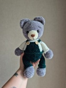 Ręcznie robiony miś na szydełku – unikatowa maskotka