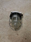 Lampa przemysłowa z kloszem LOFT czasy PRL