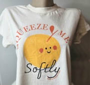 KOSZULKA T-SHIRT SQUEEZE ME SOFTLY CLEVE ROZM: M