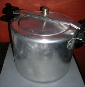 Szybkowar aluminiowy PRL