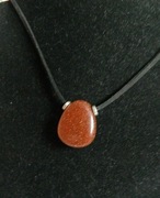 Piasek pustyni - kamień tysiąca słońc, delikatny wisiorek