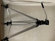 MANFROTTO -solidny, ciezki, stabilny/ dla filmowca zawodowca :-)