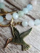 Naszyjnik z morganitu z zawieszką koliber – lekkość serca i radość życia