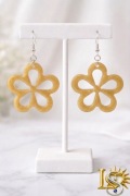 Kolczyki złote kwiaty z żywicy uv  