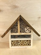 Hotel domek ul budka dla owadów pszczół murarek