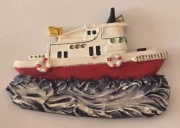 Magnes na lodówkę ceramiczny ŁEBA USTKA KOŁOBRZEG MIELNO Kuter rybacki(4K)